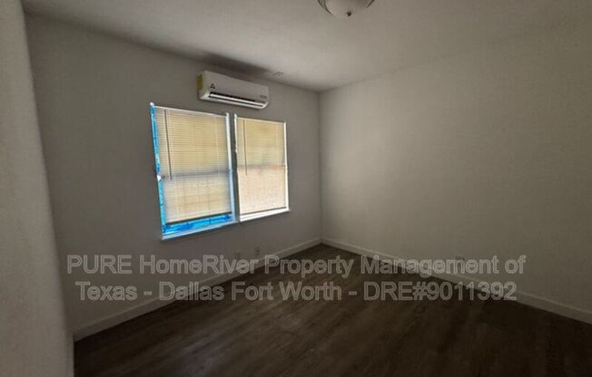 2215 JB Jackson Jr Blvd