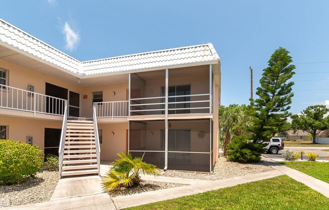 **25% OFF FIRST MONTHS RENT IF YOU OCCUPY BY JULY 31ST**