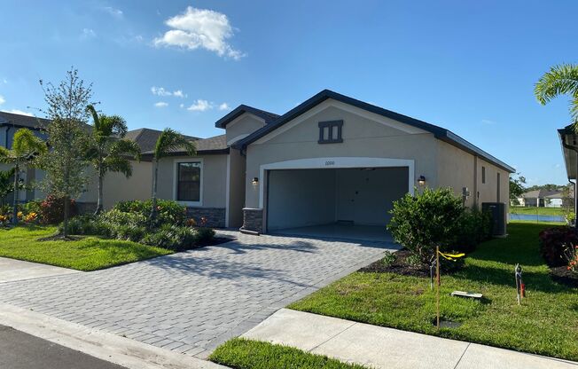 11100 Balfour St - Lakefront home