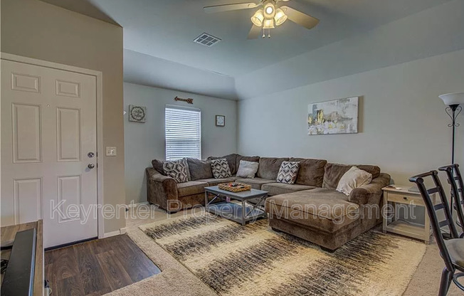 7613 LIPIZZAN RD