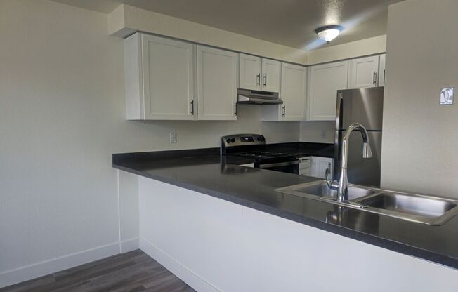 2 beds, 1 bath, 875 sqft, $1,495, Unit 127-66