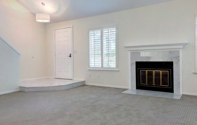 Newly Remodeled - 2 Bed 2.5 Bath Daly City Townhome @ Village in the Park