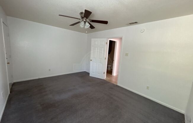 2 beds, 1 bath, $750