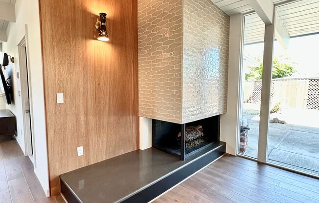 Eichler Mid-Century Home, Newly Renovated
