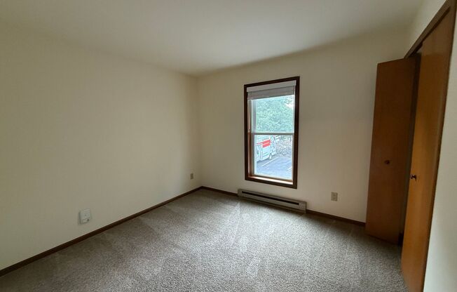 2 beds, 1 bath, 950 sqft, $1,775, Unit 7654CB