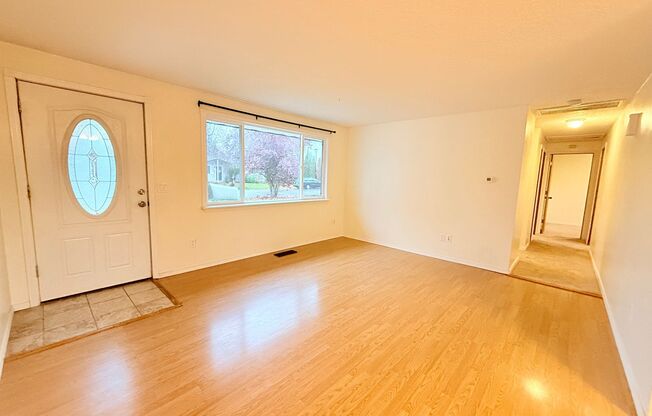 Ranch Style 4 Bedroom Beaverton Home!!