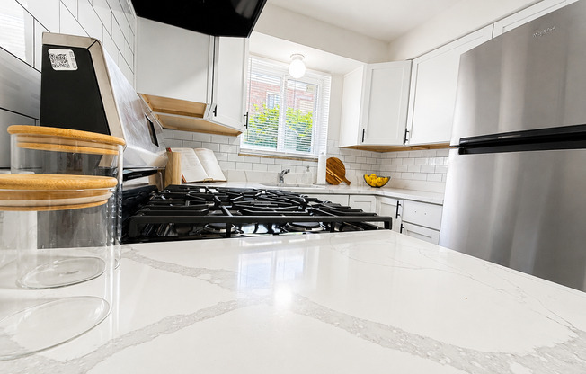 1 bed, 1 bath, 650 sqft, $950, Unit 2819-B