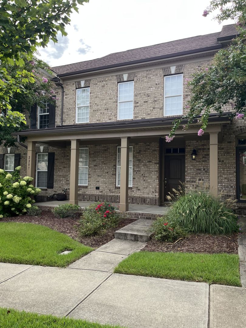 Beautiful 3 Bed + Loft Townhome in Highly Desired Christenbury Walk
