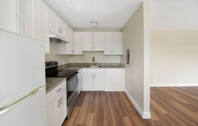 1 bed, 1 bath, $1,550, Unit 12