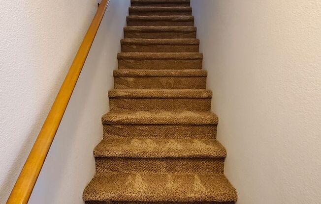 2 beds, 1.5 baths, 896 sqft, $1,495, Unit 660 LaSalle Street #1