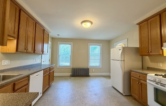 6 SILVER LK AVE