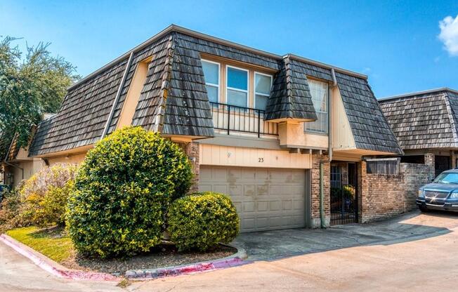 8560 PARK LN