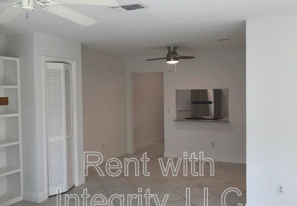 152 D LOCKE ST