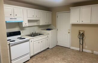 3 beds, 1 bath, $895