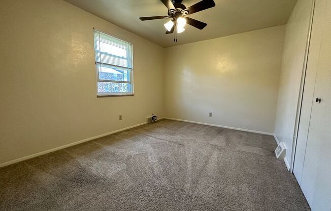 Tremendous Townhome in Plum with a Huge Primary Bedroom! Back Patio and Yard! CALL TODAY!