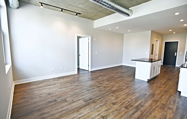 1 bed, 1 bath, 673 sqft, $3,050, Unit 3833-415