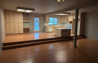 2 beds, 1 bath, $1,700