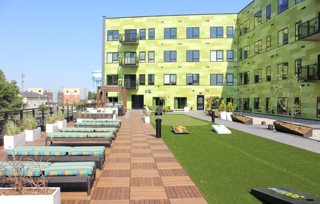 1 bed, 1 bath, 816 sqft, $1,250, Unit 409