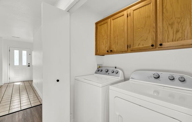 Newley Renovated 2BR Townhome