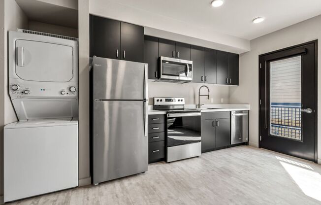 Studio, 1 bath, 323 sqft, $1,177, Unit 319