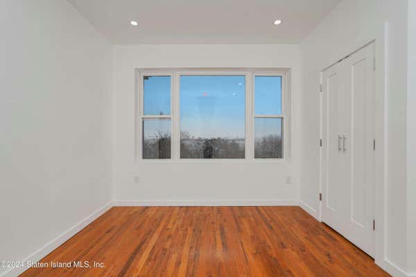 2 beds, 1 bath, 3,300 sqft, $2,700, Unit 3