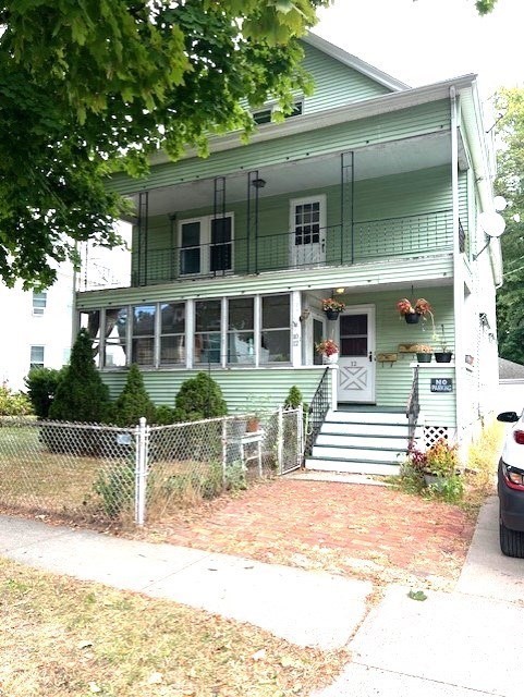 3 beds, 1 bath, 1,000 sqft, $1,750, Unit 12