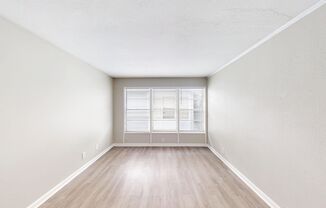 Spacious 1 Bedroom in Riverside – Washer/Dryer Included!