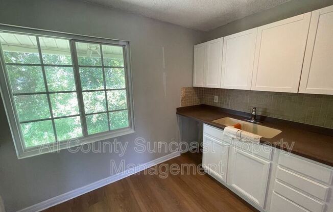 2 beds, 1 bath, 924 sqft, $1,695