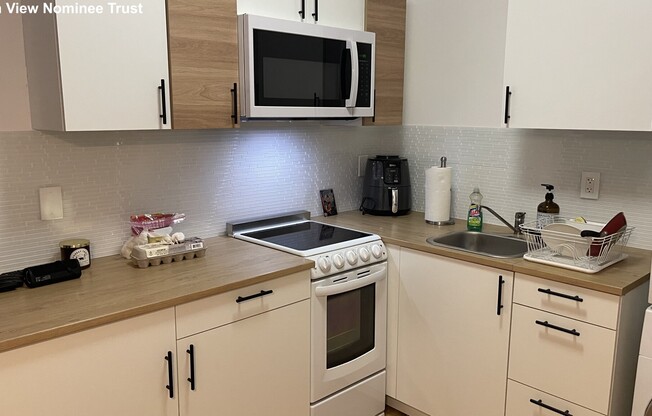 1 bed, 1 bath, 750 sqft, $3,000, Unit 3R