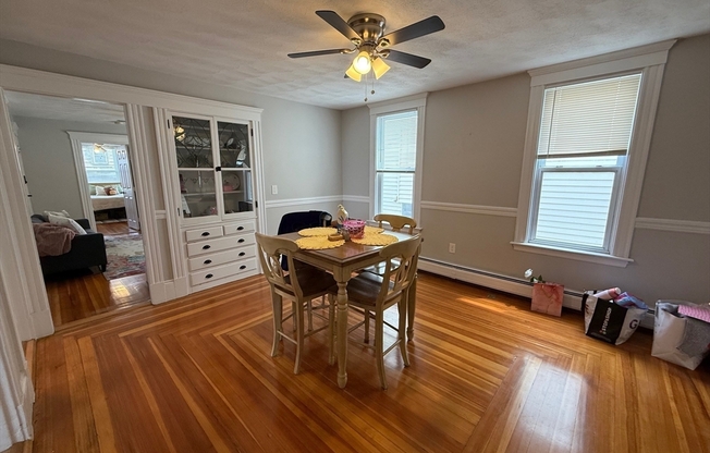3 beds, 1 bath, 1,296 sqft, $3,400, Unit 3
