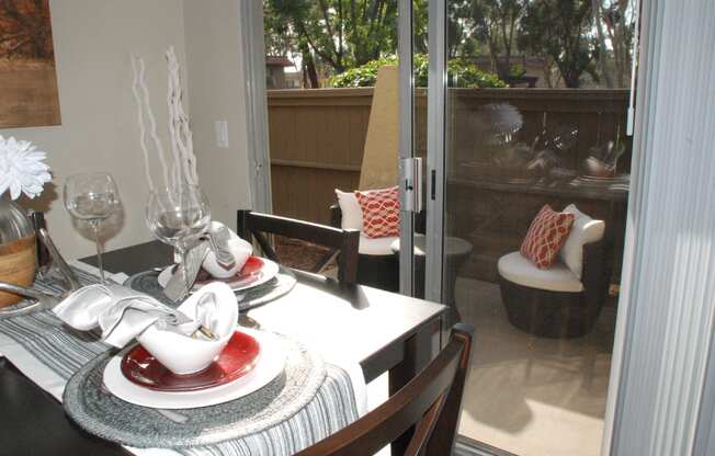 Dining Room Monte Vista Apartment Homes in La Verne, CA