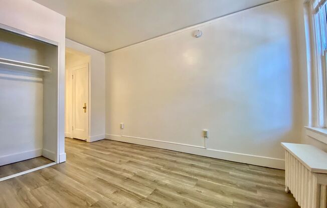 1 bed, 1 bath, 335 sqft, $1,350, Unit 207
