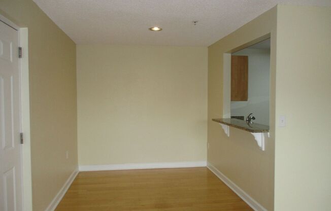 Don't miss this 2/2 in Miriada Condominium