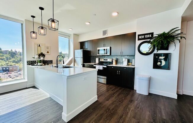 2 beds, 1 bath, 1,047 sqft, $5,150, Unit 410-815