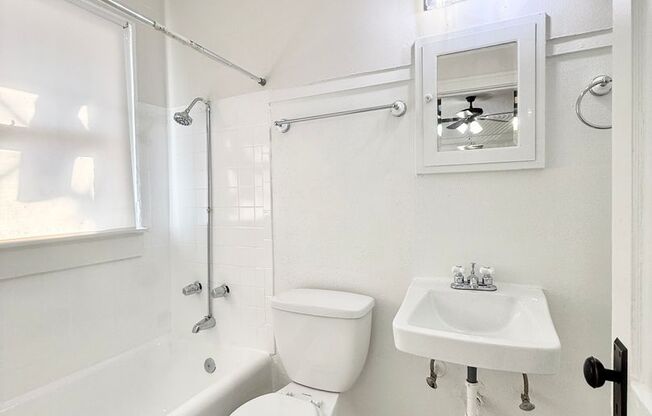 1 bed, 1 bath, $1,095, Unit B2615