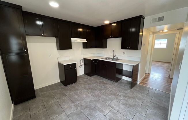 8517 Cedros Ave.
