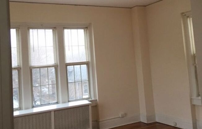 1 bed, 1 bath, 550 sqft, $1,400, Unit 306