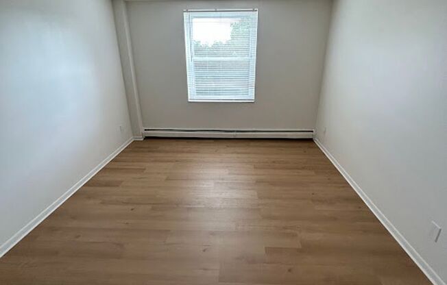 1 bed, 1 bath, 720 sqft, $1,200, Unit 709