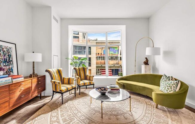 515 W 18 ST