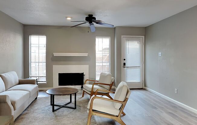 TERRIFIC TOWNHOME IN THE KINGSWOOD COMMUNITY!