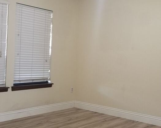 3 beds, 2 baths, $2,300