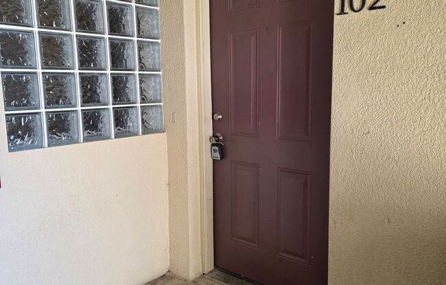 3br/2ba Condo in Heart of Riverview