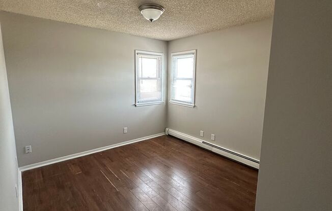 2 beds, 1 bath, 750 sqft, $795, Unit Unit 06