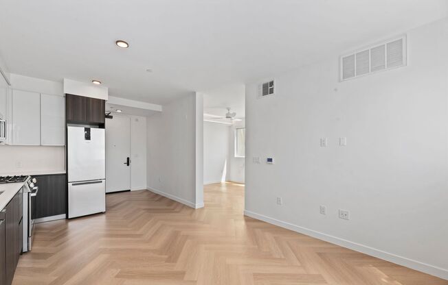 Studio, 1 bath, 553 sqft, $3,185, Unit 401