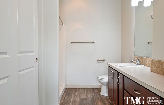 2 beds, 2 baths, 825 sqft, $1,599, Unit 1-12B
