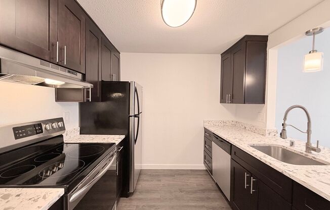 2 beds, 1.5 baths, 950 sqft, $2,350, Unit 315