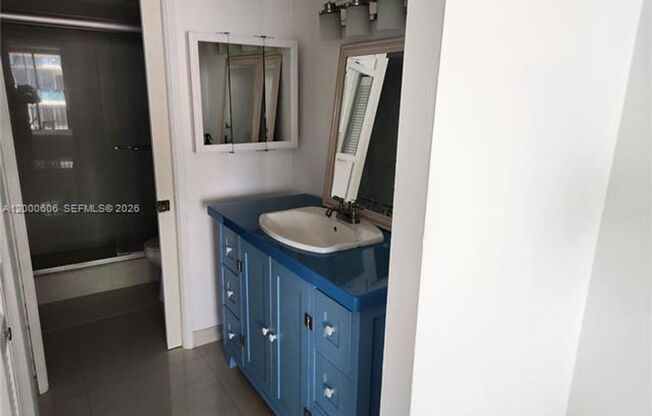 1 bed, 1.5 baths, $3,300, Unit # A 1207