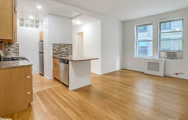 140 W 71 ST