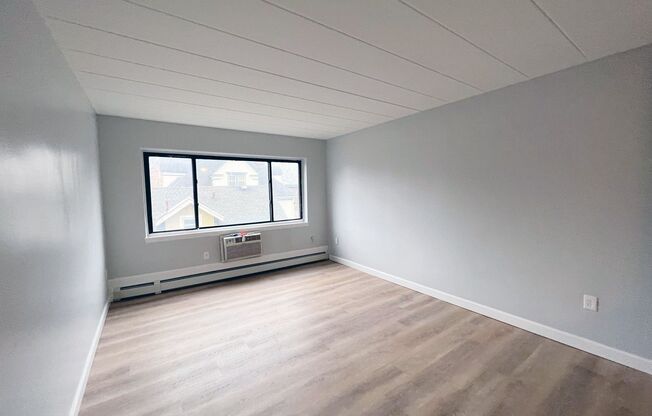 Rose Garden - Your Gateway to Modern Living and Seamless NYC Commutes!
