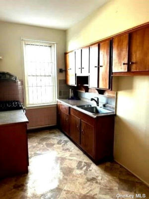 2 beds, 1 bath, 800 sqft, $2,500